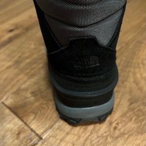 Northface Chilak IV men’s size 8 snow boots new